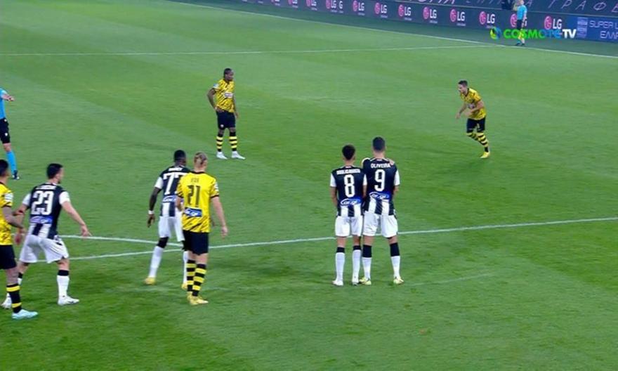 Ευκαιρία για την ΑΕΚ με απευθείας εκτέλεση φάουλ του Γκατσίνοβιτς