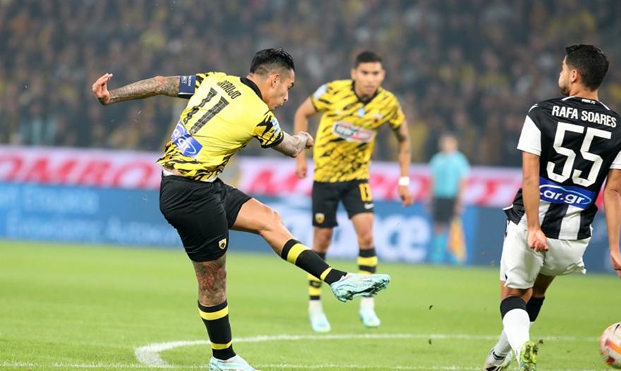 Πήγε να... κρεμάσει τον Κοτάρσκι καταλάθος ο Αραούχο