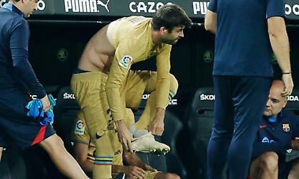 Νέος σάλος με Πικέ: Παντελώς ανέτοιμος να μπει αλλαγή-Είχε βγάλει παπούτσια και κάλτσες