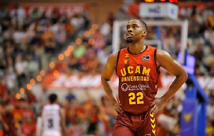 Σε επαφές με τον Αϊζάια Τέιλορ η Εφές