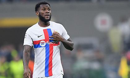 «Παραμένει στην Μπαρτσελόνα ο Κεσί»