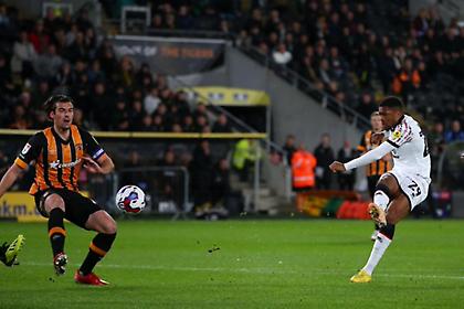 Ο Ακπομπ «πλήγωσε» τον Πέλκα