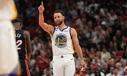 H μαγική ασίστ του Κάρι στο Top 10