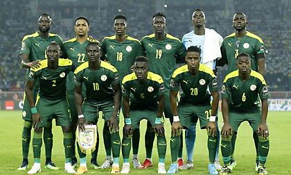 Σενεγάλη: Φόρεσε το στέμμα της και πάει να ξορκίσει τον εφιάλτη του 2018