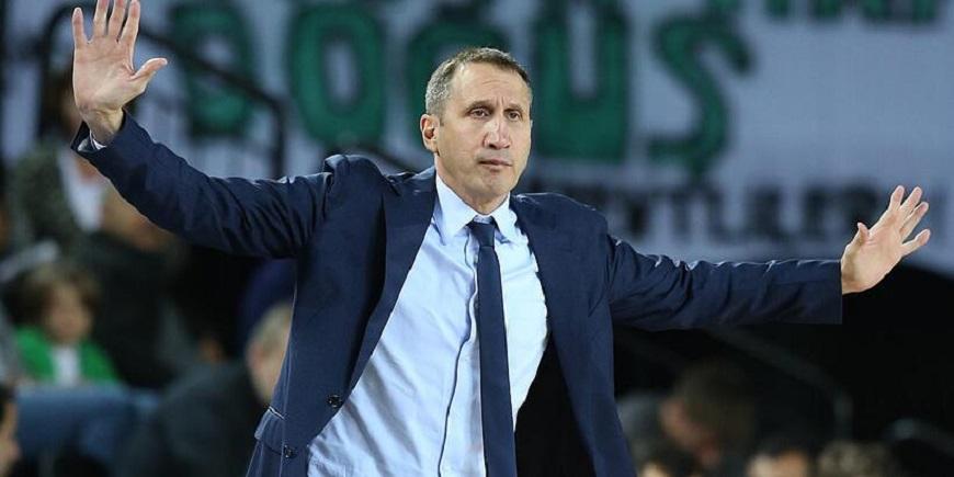 Μπλατ: «Μακάρι να προπονούσα τον Σαμπόνις»