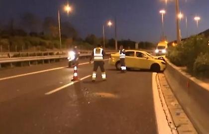 Μια νεκρή στη μετωπική ΙΧ με ταξί στον περιφερειακό Υμηττού: To αυτοκίνητο μπήκε στο αντίθετο ρεύμα