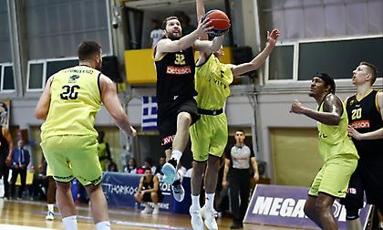 Ξέσπασε στο Λαύριο η ΑΕΚ!