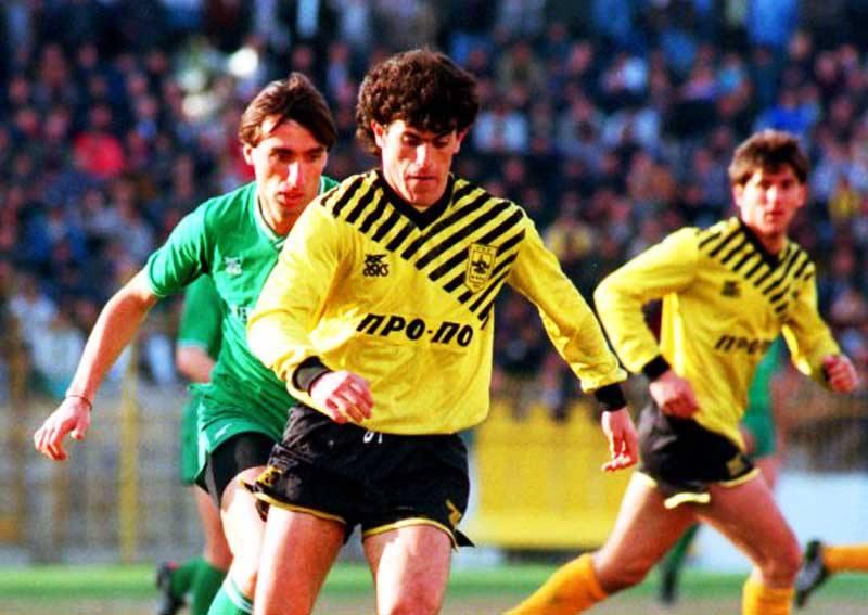 Κουίζ: Βρες τον Έλληνα ποδοσφαιριστή από την δεκαετία του '90!