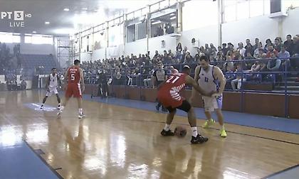 Απίστευτη «ποδιά» του Μαυροκεφαλίδη στον Μπολομπόι!