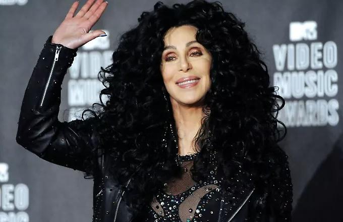 H Cher αποκάλυψε τον 40 χρόνια μικρότερο σύντροφό της