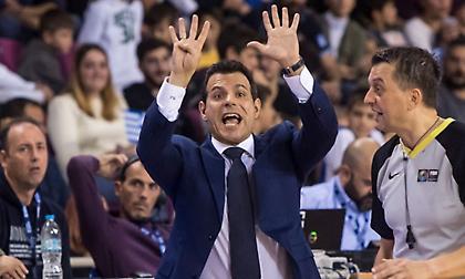 Ιτούδης: «Εγώ κάνω αυτό που κάνω με την καρδιά μου, αλλά τι θέλει η FIBA από τη διοργάνωση αυτή;»