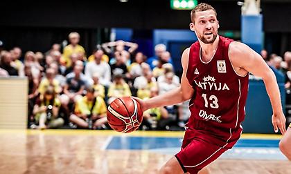 Το εντυπωσιακό τρίποντο του Στρέλνιεκς στο Ελλάδα-Λετονία