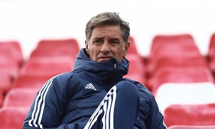 Ο Μίτσελ παρακολουθεί τους Κασάμι, Λάιντνερ στον Ολυμπιακό Β'