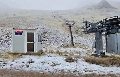 Έπεσαν τα πρώτα χιόνια στον Παρνασσό