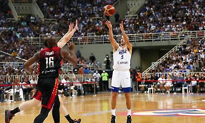 Νικά στο Βέλγιο και αγκαλιάζει την πρόκριση η Εθνική