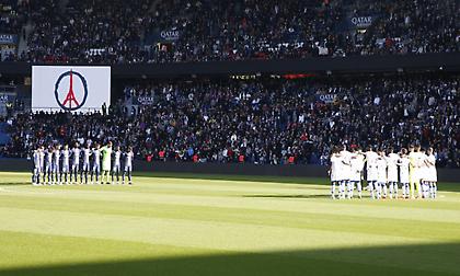 Γαλλία: Ενός λεπτού σιγή στο Παρί-Οσέρ εις μνήμη των θυμάτων της τρομοκρατικής επίθεσης του 2015