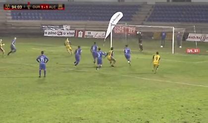 Πήγε για πέναλτι αλά Πανένκα στις καθυστερήσεις, το έπιασε όρθιος ο τερματοφύλακας