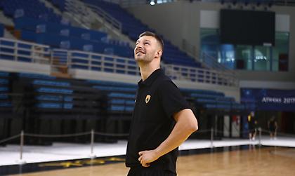 Ραγίζει καρδιές το βίντεο της ΑΕΚ στην μνήμη του Γέλοβατς: «Στέβαν, παίζεις μαζί μας»