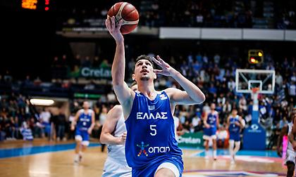 Λαρεντζάκης:  «Όταν φοράω αυτήν τη στολή μεταμορφώνομαι, θέλαμε πολύ να πάμε στο Παγκόσμιο»