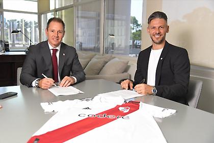 Επίσημα στον πάγκο της Ρίβερ Πλέιτ ο Ντεμικέλις