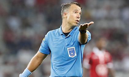 Σοκ στο γαλλικό ποδόσφαιρο: Πέθανε 42χρονος διαιτητής από εγκεφαλικό!