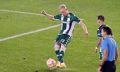 Μάγκνουσον, η τέχνη του φάουλ: Δείτε άλλες δύο εκτελέσεις του Ισλανδού