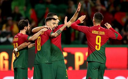 Λείπει ο Κριστιάνο και… χορεύει ο Μπρούνο Φερνάντες στην Πορτογαλία!