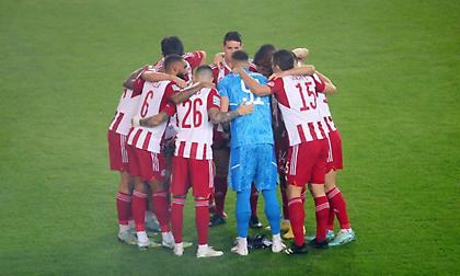 Ένα γερό πρόστιμο άξιζε σε όλους τους παίκτες του Ολυμπιακού!