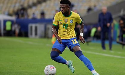 Ο Τίτε σκέφτεται να αφήσει στον πάγκο τον Βινίσιους κόντρα στη Σερβία