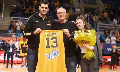 ΑΕΚ: Κλίμα συγκίνησης στα Λιόσια για τον Γέλοβατς