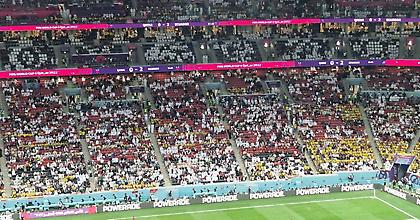 Πολλές άδειες θέσεις στο εναρκτήριο ματς του Μουντιάλ (pics)