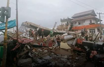 Ινδονησία: 44 νεκροί και 300 τραυματίες από τον σεισμό που χτύπησε κοντά στην Τζακάρτα