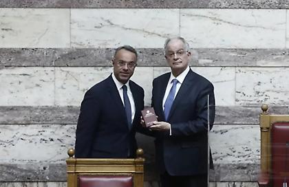 Στη Βουλή ο Προϋπολογισμός: Ανοδική αναθεώρηση του ρυθμού ανάπτυξης στο 5,6% για το 2022