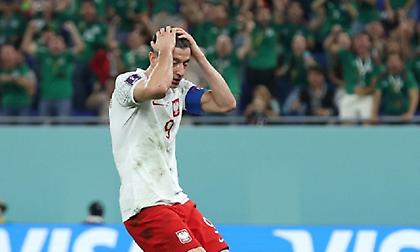 To VAR έδωσε πέναλτι στον Λεβαντόφσκι και ο Οτσόα το έπιασε!