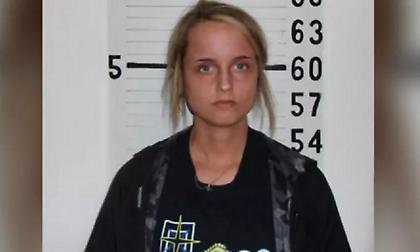 Συνελήφθη 22χρονη δασκάλα επειδή έκανε σεξ με μαθητή δυο εβδομάδες μετά την πρόσληψή της