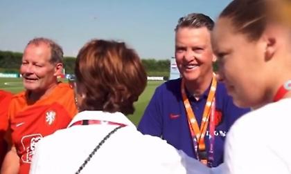 Φαν Χάαλ στη σύζυγό του: «Μπορείς να έρθεις στο δωμάτιο μου για να π…χτείς»!