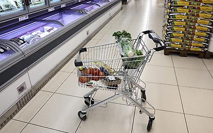 «Καλάθι του νοικοκυριού»: Ανακοινώθηκαν οι νέες λίστες – Σε πόσα προϊόντα μειώθηκε η τιμή