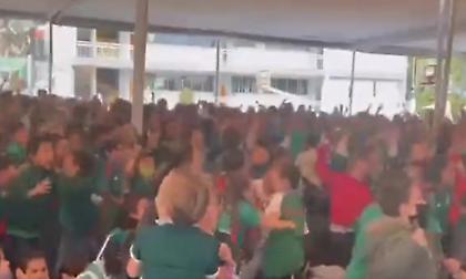 Φοβερό βίντεο: Εκατοντάδες μαθητές πανηγυρίζουν την επέμβαση του Οτσόα στο πέναλτι του Λεβαντόφσκι!