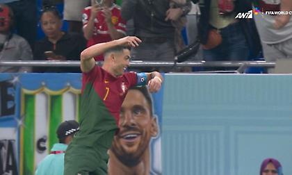 Πανηγύρισε μπροστά από ένα πανό με τον Μέσι ο Κριστιάνο Ρονάλντο