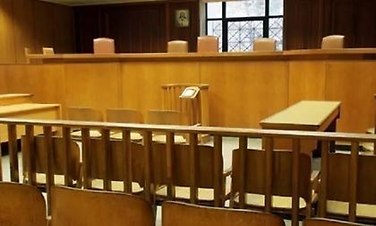 Καταδικάστηκε 36χρονη που έσπασε το αμάξι άνδρα επειδή δεν ανταποκρινόταν στον έρωτά της