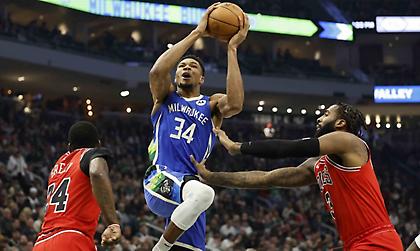 Οι Μπουλς του Κώστα «πάτησαν» τους Μπακς του Γιάννη και του Θανάση!