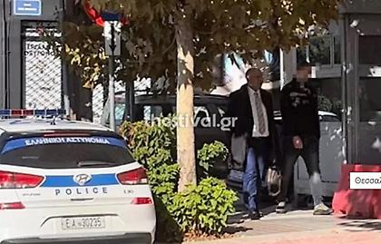 Θεσσαλονίκη: Παραδόθηκε ο οδηγός του αυτοκινήτου που παρέσυρε και εγκατέλειψε την 21χρονη