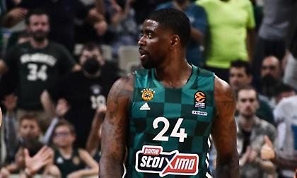 Στο πόδι το ΟΑΚΑ με εντυπωσιακό κάρφωμα του Μπέικον!