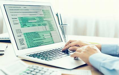 Σε έξι δόσεις η πληρωμή εισφορών για μισθωτούς με «μπλοκάκια»