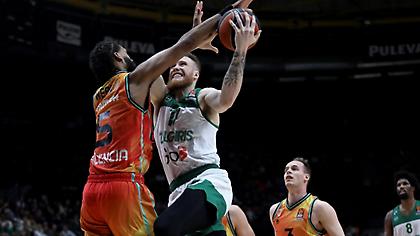 Ανατροπάρα και διπλό για Ζαλγκίρις στη Βαλένθια