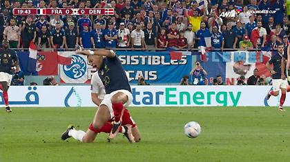 «Άπιαστος» ο Εμπαπέ, τον σταμάτησε με φάουλ ο Κρίστενσεν και είδε κίτρινη κάρτα!