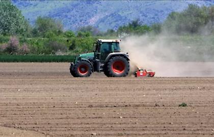 Οργωσαν και έσπειραν… γήπεδο στην Κρήτη!