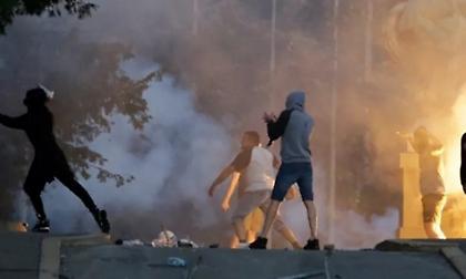 Σερβία: Τέσσερεις τραυματίες και εκατοντάδες προσαγωγές μετά τα επεισόδια στο Χόργκος