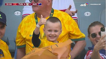 Όμορφη στιγμή με τον Ντιούκ να πανηγυρίζει το γκολ με τον γιο του