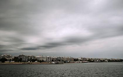 Καιρός: Νεφώσεις, βροχές και χαμηλές θερμοκρασίες